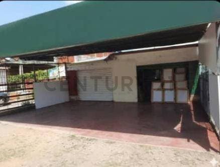 Oportunidad Única: Local Comercial en Venta en Chichiriviche, Falcón - ¡Ubicación Estratégica en Vía Principal!