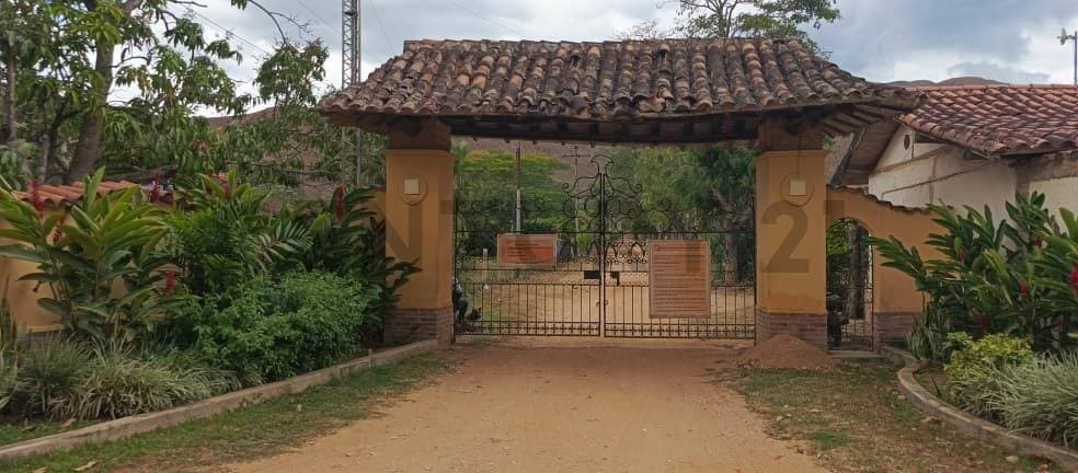 Casa Campestre con Amplio Terreno en Campo Claro, Montalbán, Carabobo