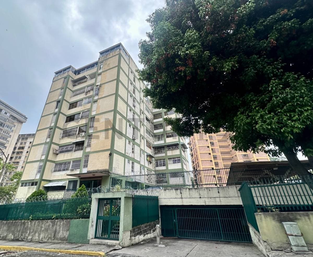 Apartamento con Alto Potencial para Remodelar en Sector Horizonte, Sucre, Caracas