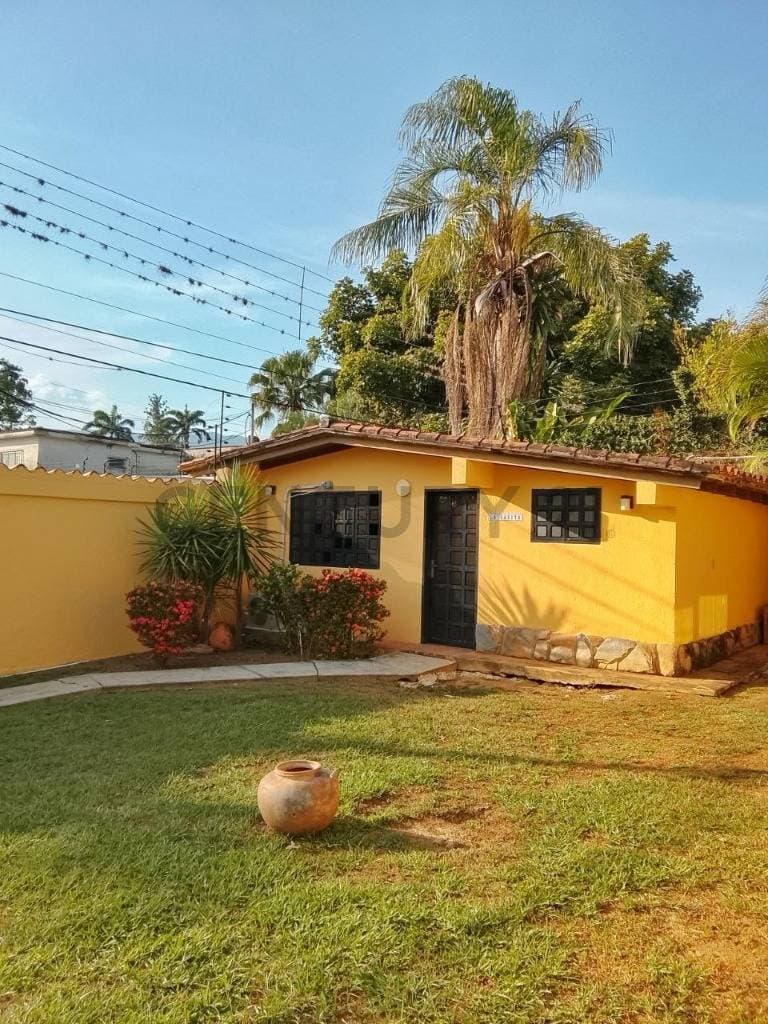 Exclusiva Casa en Alquiler en Colinas de Guataparo, Valencia | Confort y Seguridad