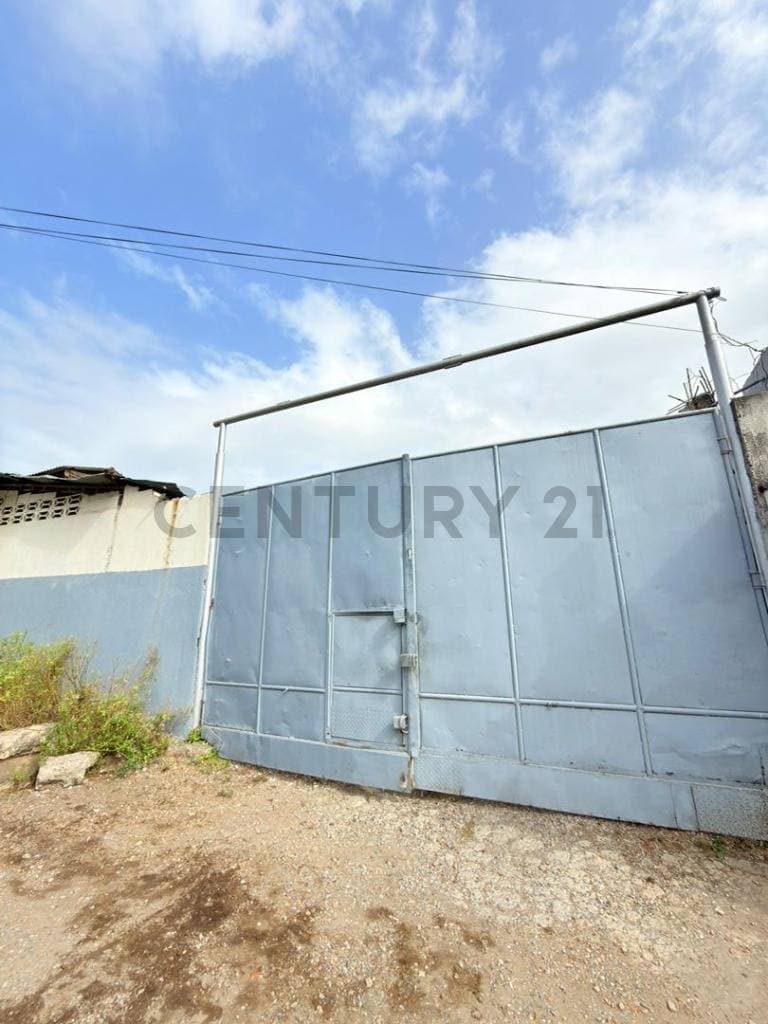 Amplio Galpón con Oficinas en Venta en Barcelona, Anzoátegui - Ideal para tu Negocio