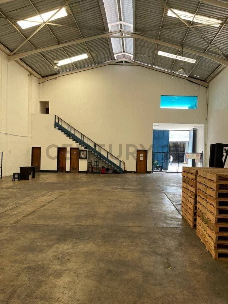 Amplio Galpón Industrial en Venta en Zona Estratégica de Valencia, Carabobo