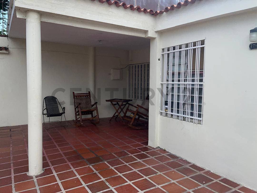 Venta de Casa con Anexo Independiente y Local Comercial en Parque Valencia, Carabobo
