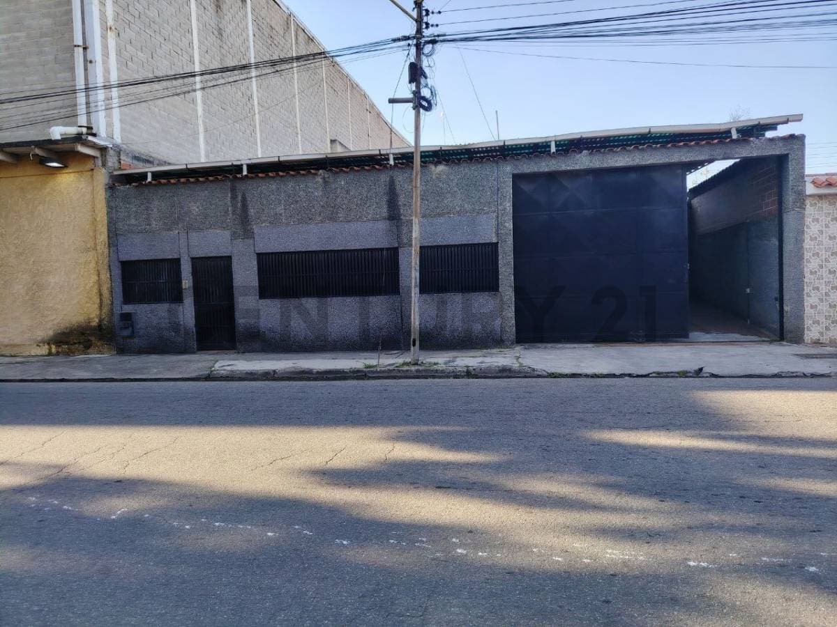 Excepcional Casa Quinta con Galpón y Pozo Propio en Valencia, Carabobo
