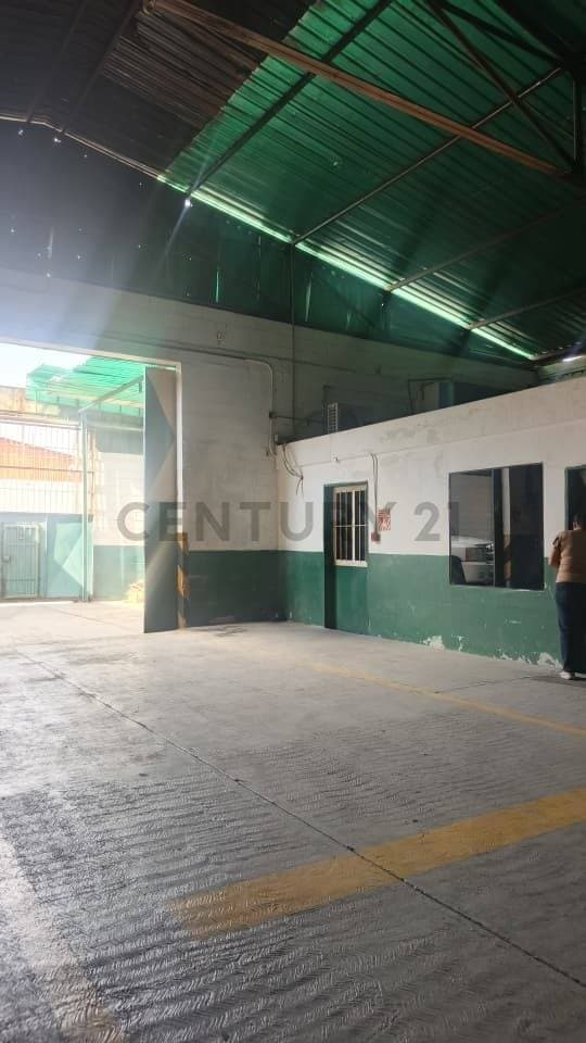 Amplio Galpón Industrial en Venta en La Quizanda, Valencia - Ubicación Estratégica