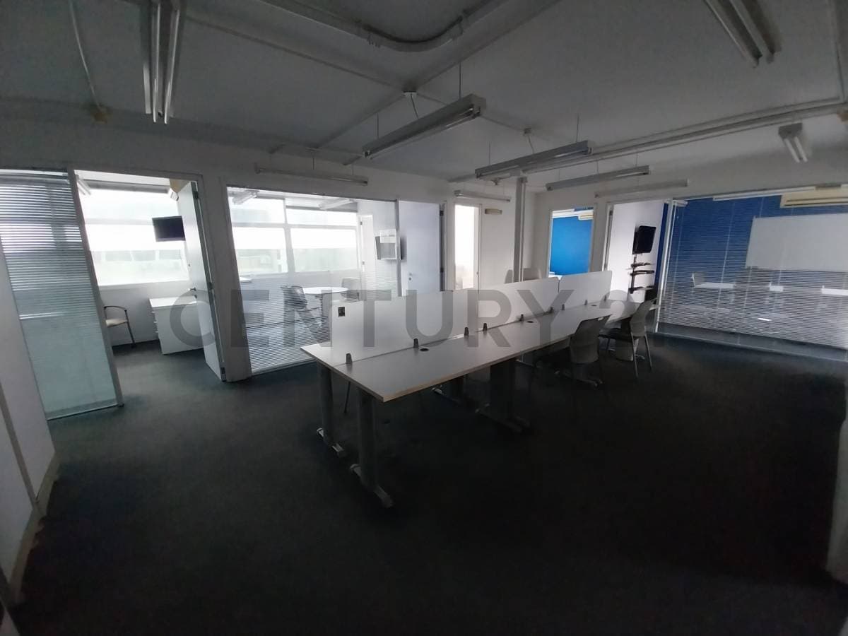 Oficina Amoblada en Alquiler en El Rosal, Chacao - ¡Tu Espacio de Trabajo Ideal en Caracas!