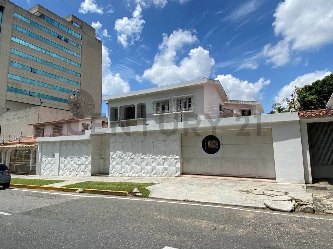 Exclusivo Local Comercial en Alquiler en La Viña, Valencia: ¡Tu Negocio en la Mejor Ubicación!