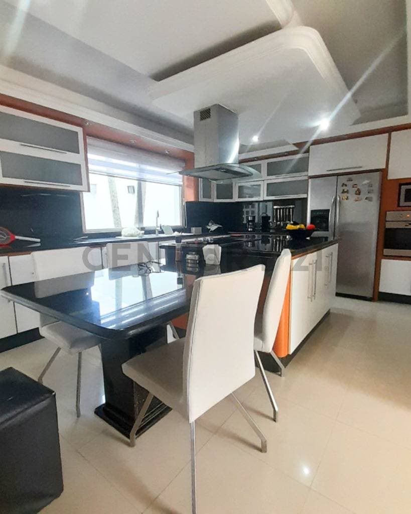 Espectacular Quinta Moderna en Urbanización Villas Laguna Club, Valencia