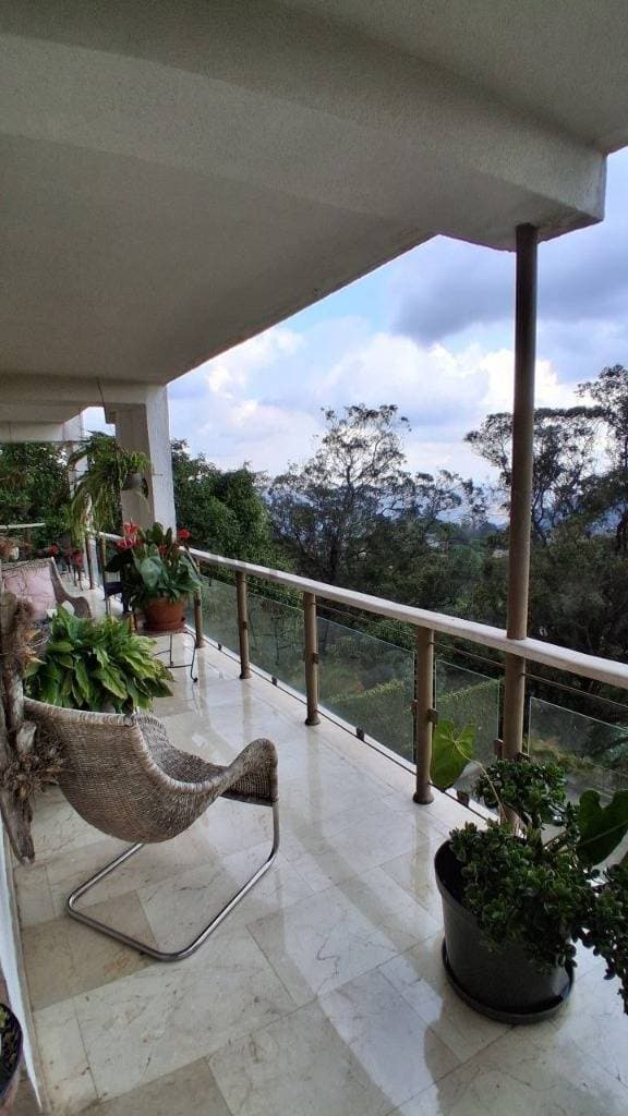 Exclusivo Apartamento con Vistas Panorámicas en La Lagunita, El Hatillo
