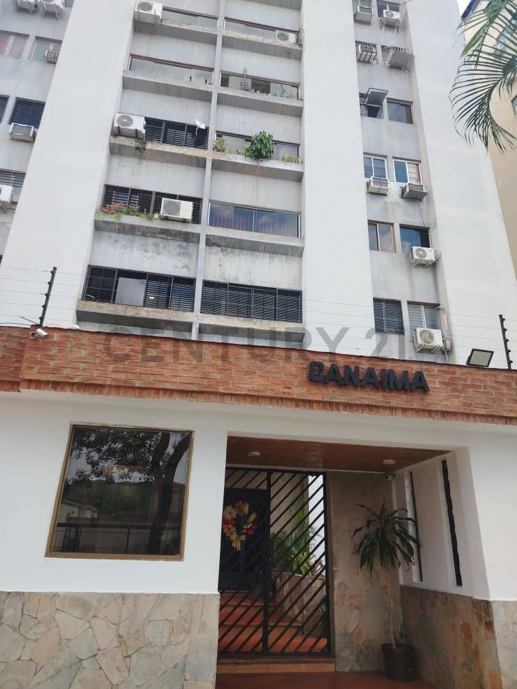 Apartamento Amoblado en Alquiler en Urb. Valles de Camoruco, Valencia | ¡Confort y Ubicación!