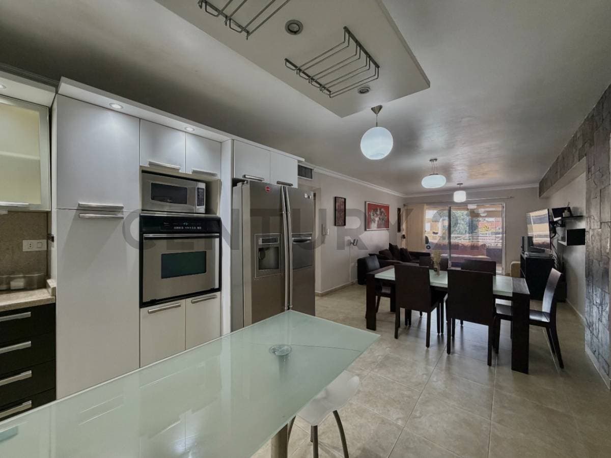 Exclusivo Apartamento Moderno y Amoblado en Venta en Lecherías, Res. Palma Real, Av. Bolívar