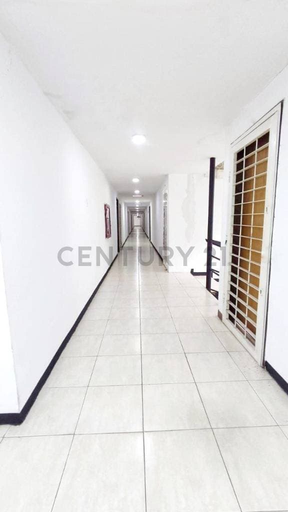 Oficina en Obra Gris en Guacara, Carabobo: ¡Tu Espacio Comercial a Medida!