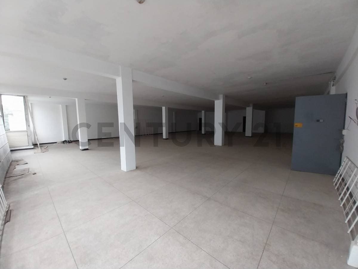 Amplio Local Comercial en Alquiler en La Candelaria, Caracas - Ideal para tu Negocio