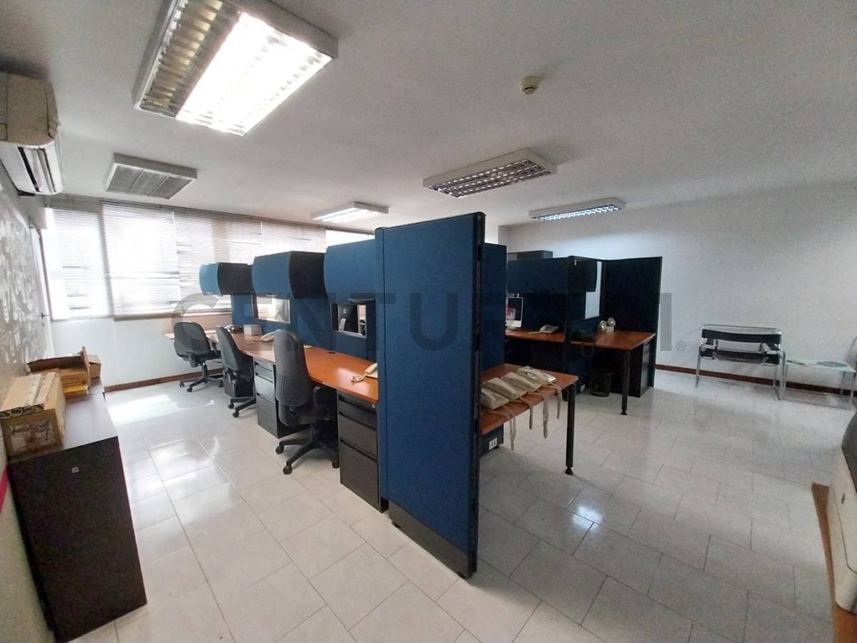 Oficina Amoblada en Alquiler en El Rosal, Chacao: ¡Espacio Listo para su Negocio!