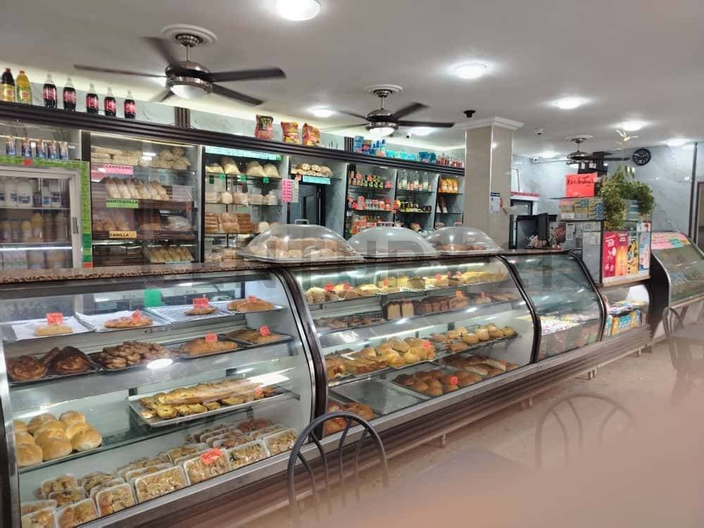 Excelente Oportunidad: Fondo de Comercio de Panadería y Delicatessen en La Candelaria, Valencia